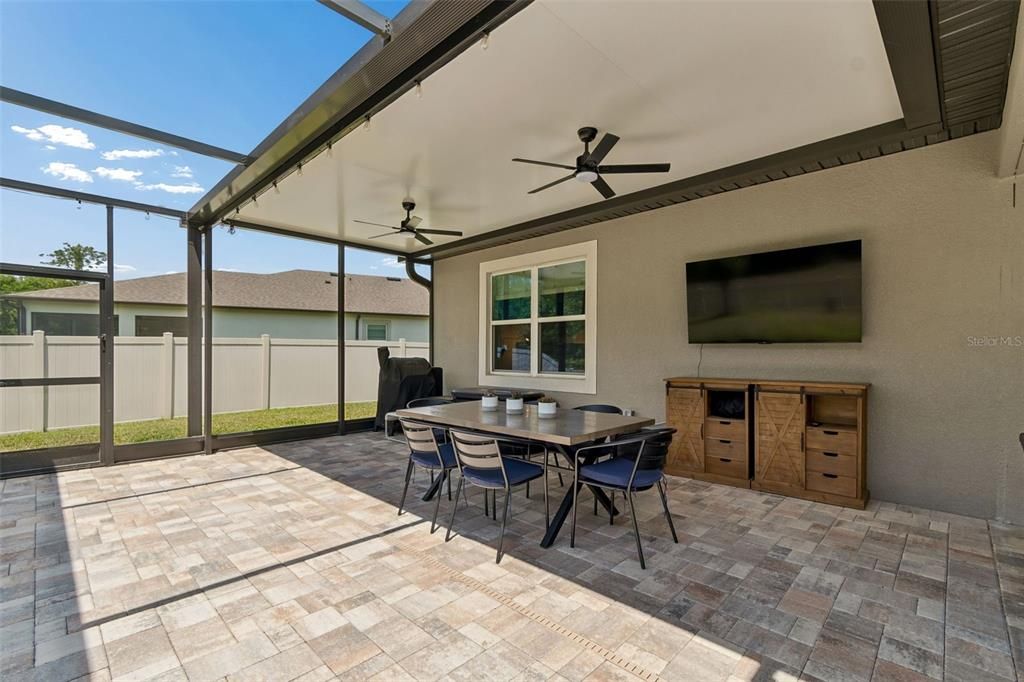 For Sale: $559,000 (4 beds, 3 baths, 2313 Square Feet)