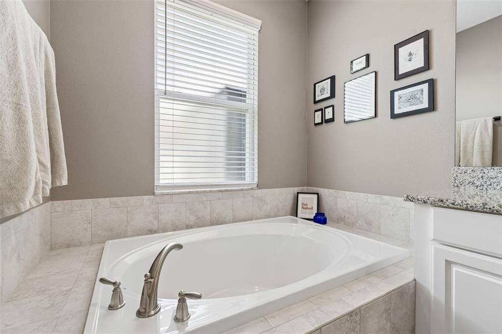 For Sale: $559,000 (4 beds, 3 baths, 2313 Square Feet)