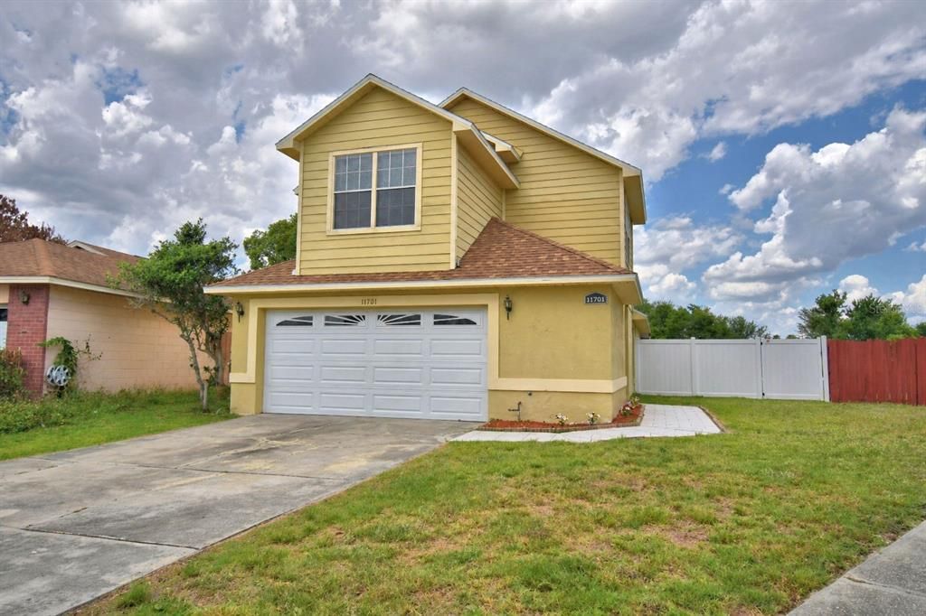 Active With Contract: $2,400 (3 beds, 3 baths, 1580 Square Feet)