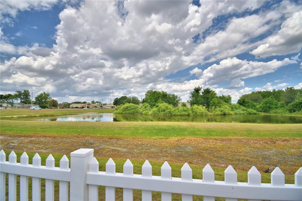 Active With Contract: $2,400 (3 beds, 3 baths, 1580 Square Feet)