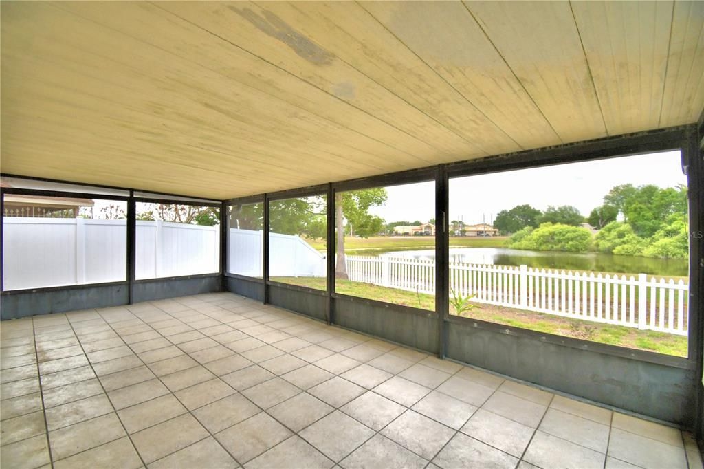 Active With Contract: $2,400 (3 beds, 3 baths, 1580 Square Feet)