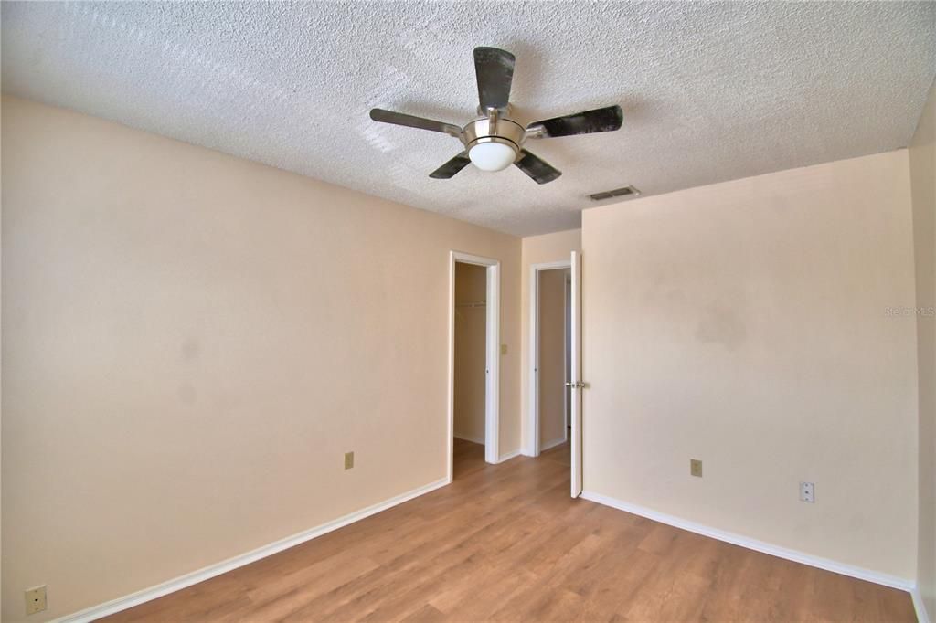 Active With Contract: $2,400 (3 beds, 3 baths, 1580 Square Feet)