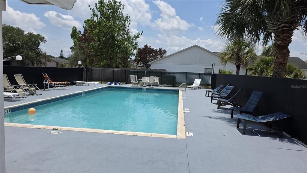 Active With Contract: $2,400 (3 beds, 3 baths, 1580 Square Feet)