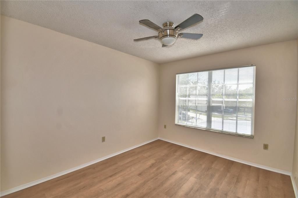 Active With Contract: $2,400 (3 beds, 3 baths, 1580 Square Feet)