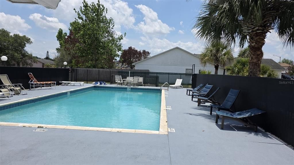 Active With Contract: $2,400 (3 beds, 3 baths, 1580 Square Feet)
