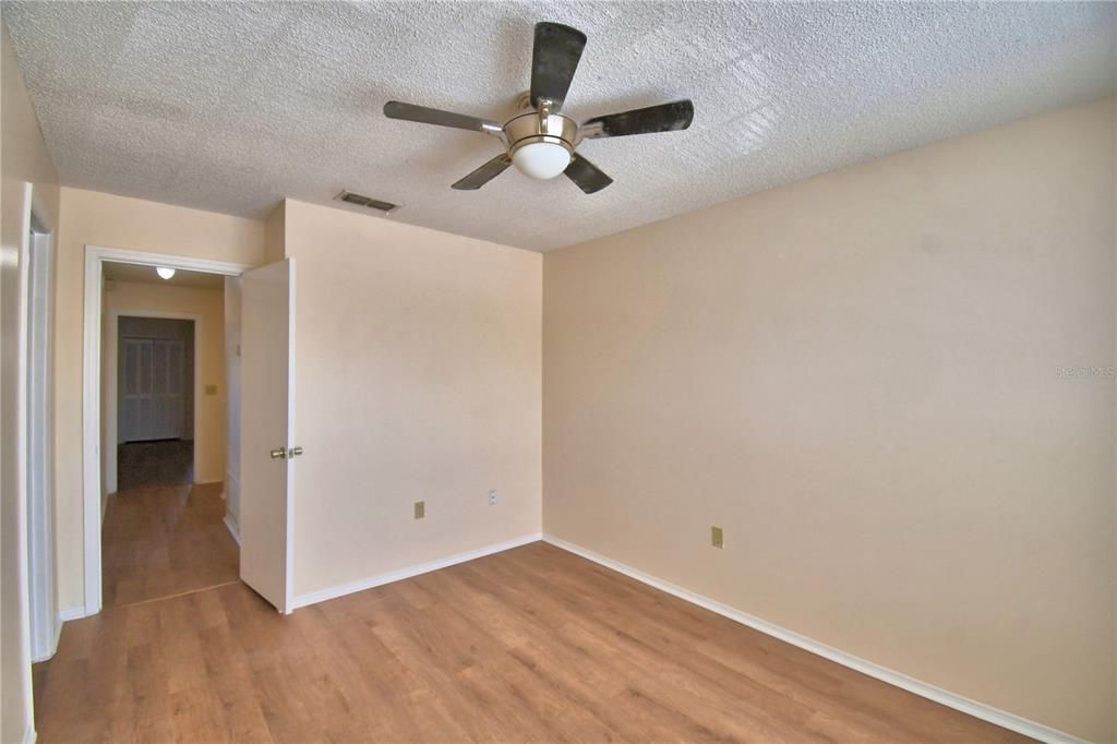 Active With Contract: $2,400 (3 beds, 3 baths, 1580 Square Feet)