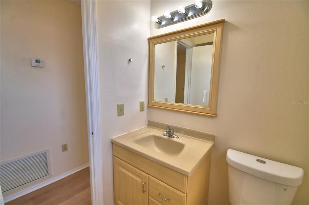 Active With Contract: $2,400 (3 beds, 3 baths, 1580 Square Feet)