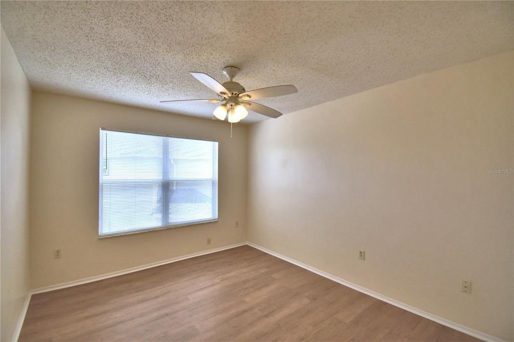 Active With Contract: $2,400 (3 beds, 3 baths, 1580 Square Feet)