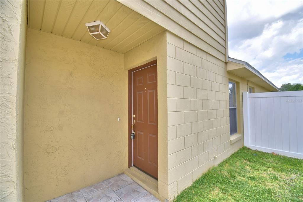 Active With Contract: $2,400 (3 beds, 3 baths, 1580 Square Feet)