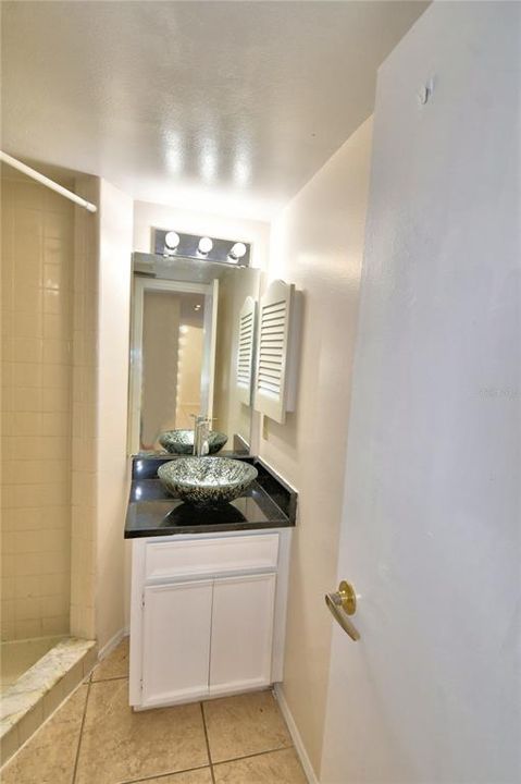 Active With Contract: $2,400 (3 beds, 3 baths, 1580 Square Feet)
