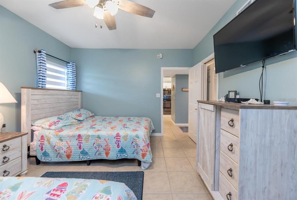 For Sale: $775,000 (2 beds, 2 baths, 1154 Square Feet)
