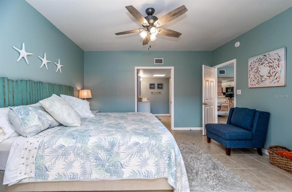 For Sale: $775,000 (2 beds, 2 baths, 1154 Square Feet)