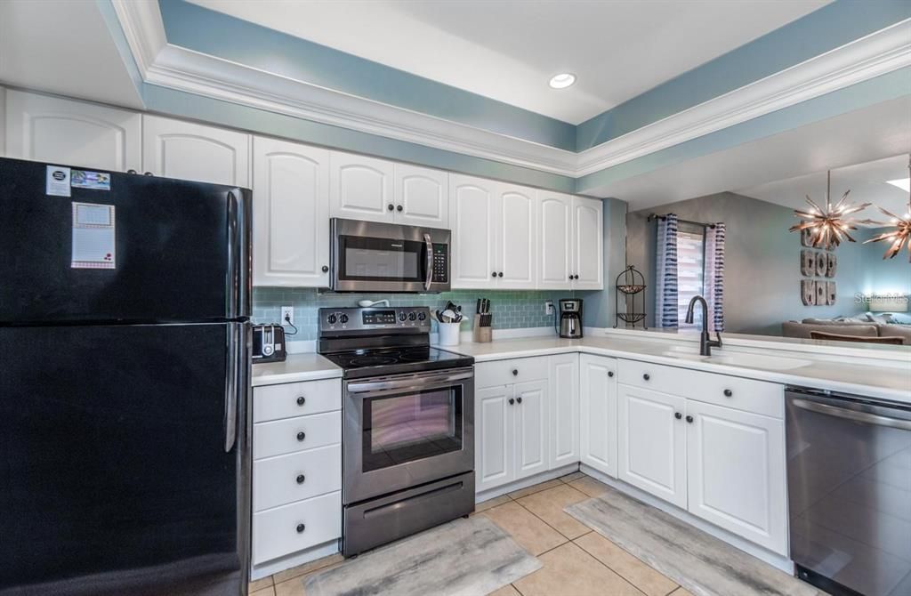 For Sale: $775,000 (2 beds, 2 baths, 1154 Square Feet)