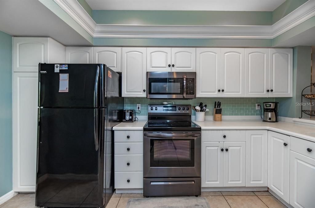 For Sale: $775,000 (2 beds, 2 baths, 1154 Square Feet)