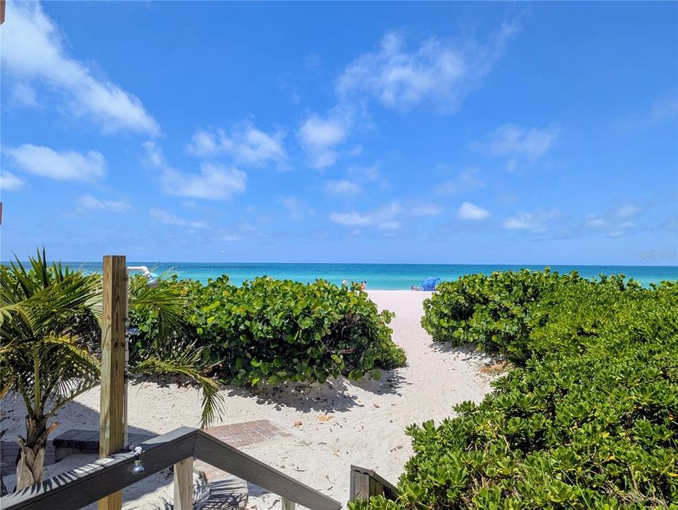 For Sale: $775,000 (2 beds, 2 baths, 1154 Square Feet)
