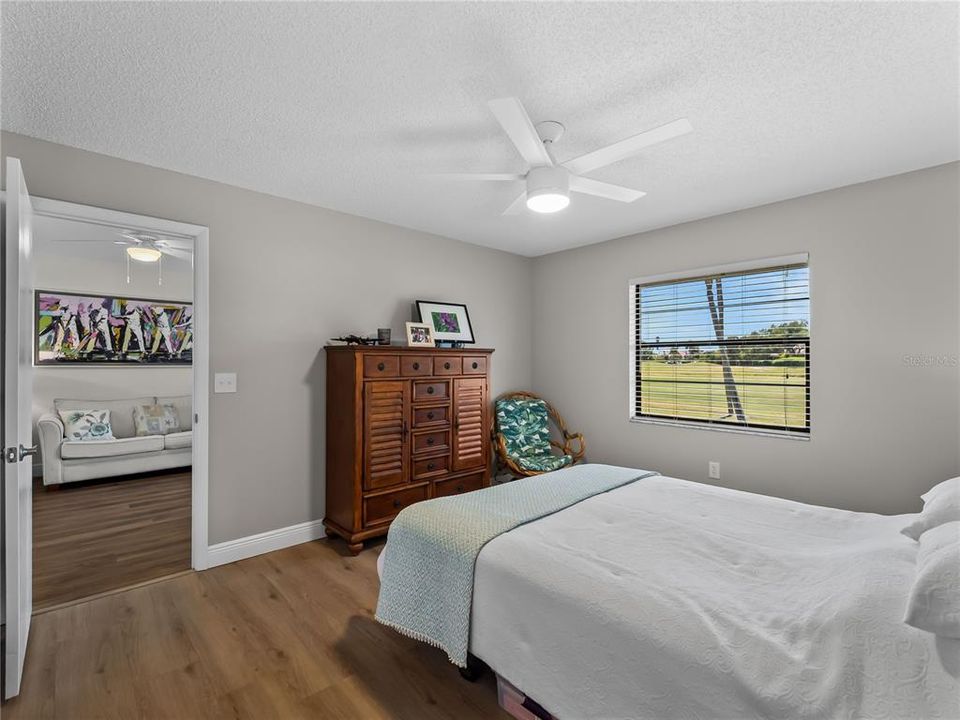 For Sale: $204,900 (2 beds, 2 baths, 908 Square Feet)