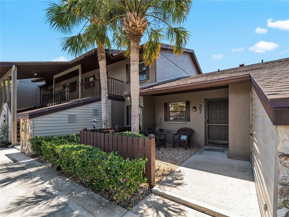For Sale: $204,900 (2 beds, 2 baths, 908 Square Feet)