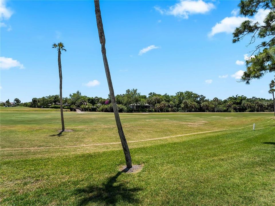 For Sale: $204,900 (2 beds, 2 baths, 908 Square Feet)