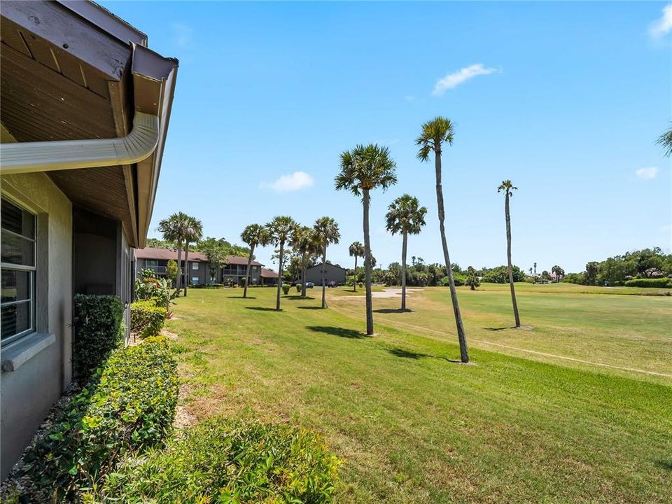 For Sale: $204,900 (2 beds, 2 baths, 908 Square Feet)