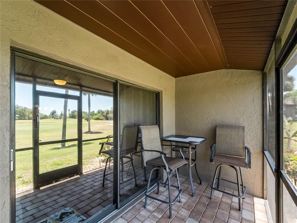 For Sale: $204,900 (2 beds, 2 baths, 908 Square Feet)