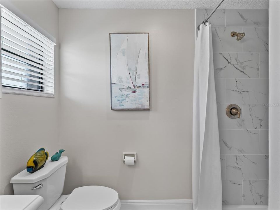 For Sale: $204,900 (2 beds, 2 baths, 908 Square Feet)