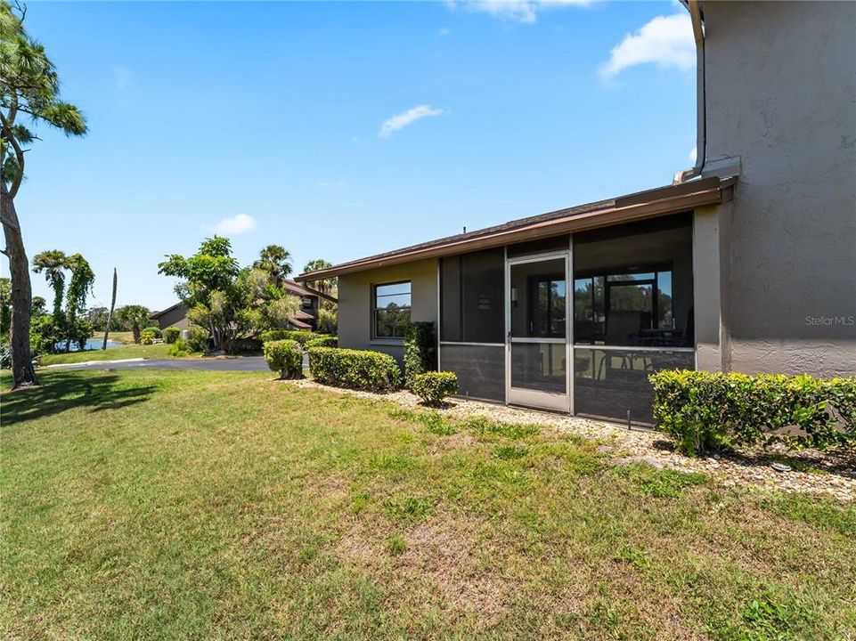 For Sale: $204,900 (2 beds, 2 baths, 908 Square Feet)
