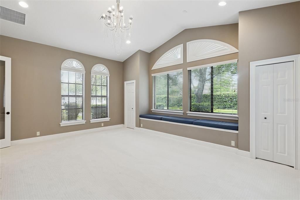 Activo con contrato: $1,499,000 (5 camas, 3 baños, 3952 Pies cuadrados)