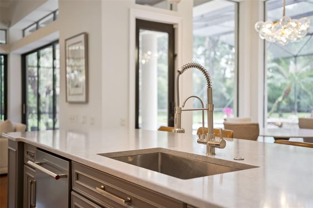 Activo con contrato: $1,499,000 (5 camas, 3 baños, 3952 Pies cuadrados)