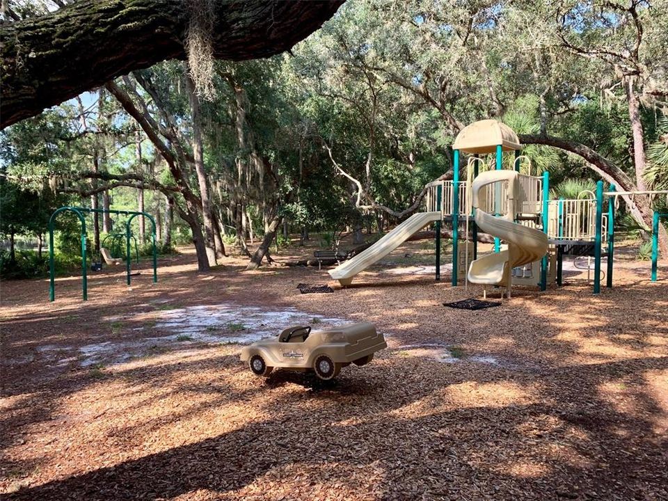 Activo con contrato: $1,499,000 (5 camas, 3 baños, 3952 Pies cuadrados)