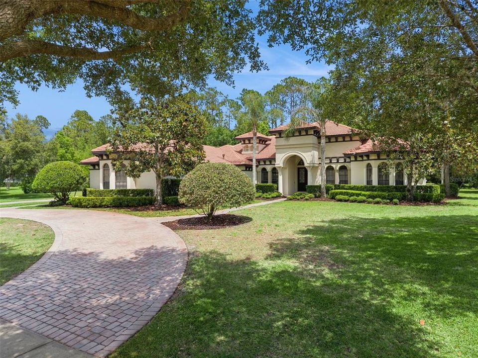 Activo con contrato: $1,499,000 (5 camas, 3 baños, 3952 Pies cuadrados)