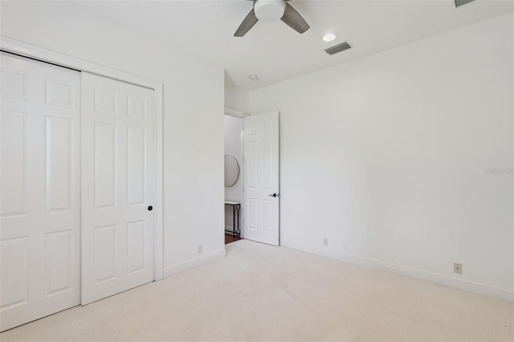 Activo con contrato: $1,499,000 (5 camas, 3 baños, 3952 Pies cuadrados)