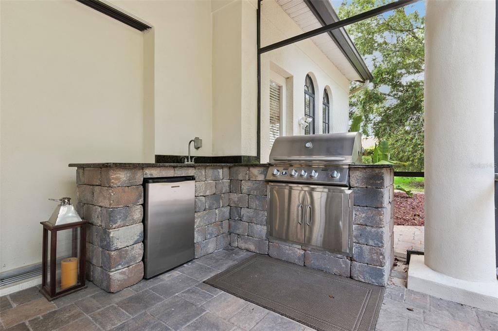 Activo con contrato: $1,499,000 (5 camas, 3 baños, 3952 Pies cuadrados)