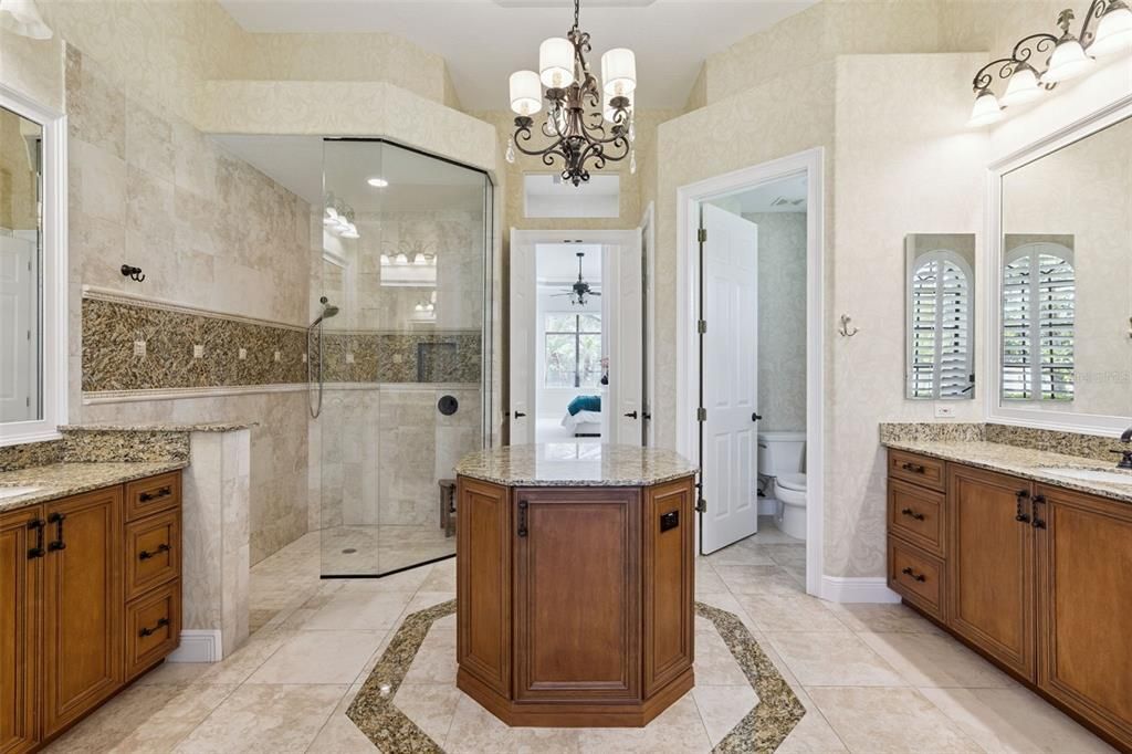 Activo con contrato: $1,499,000 (5 camas, 3 baños, 3952 Pies cuadrados)