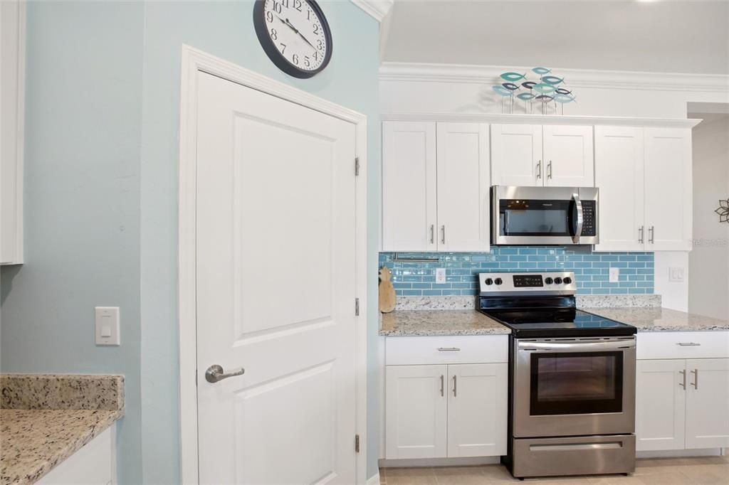 Active With Contract: $529,999 (3 beds, 3 baths, 2214 Square Feet)