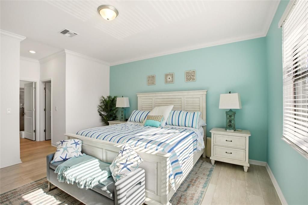 Active With Contract: $529,999 (3 beds, 3 baths, 2214 Square Feet)