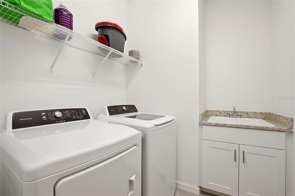 Active With Contract: $529,999 (3 beds, 3 baths, 2214 Square Feet)