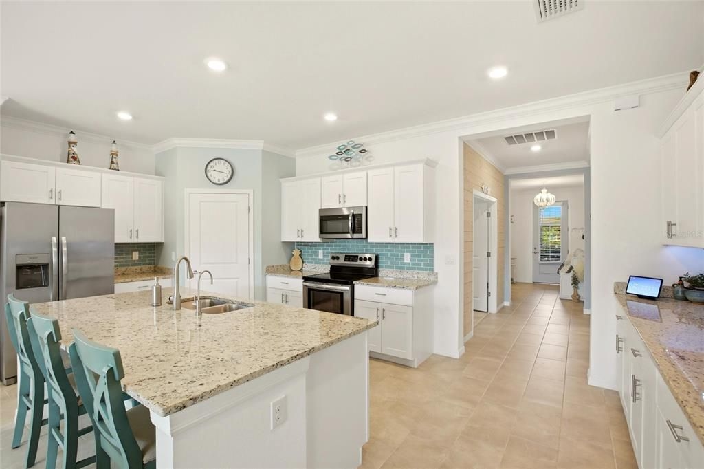 Active With Contract: $529,999 (3 beds, 3 baths, 2214 Square Feet)