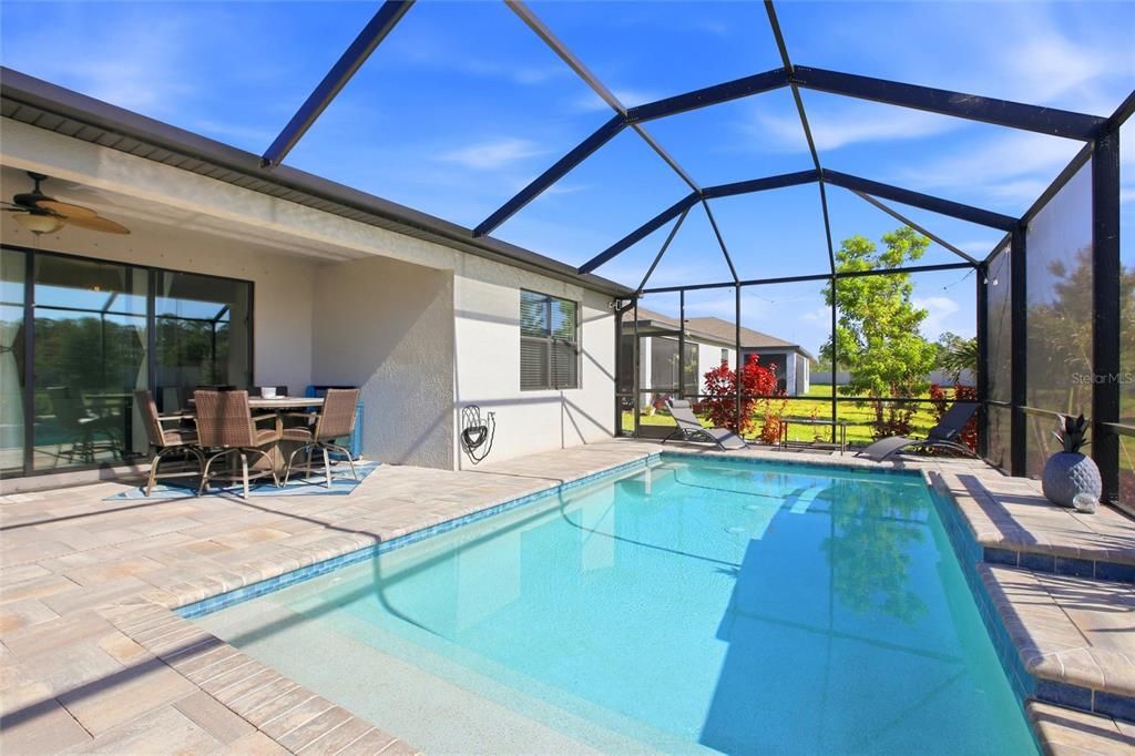 Active With Contract: $529,999 (3 beds, 3 baths, 2214 Square Feet)