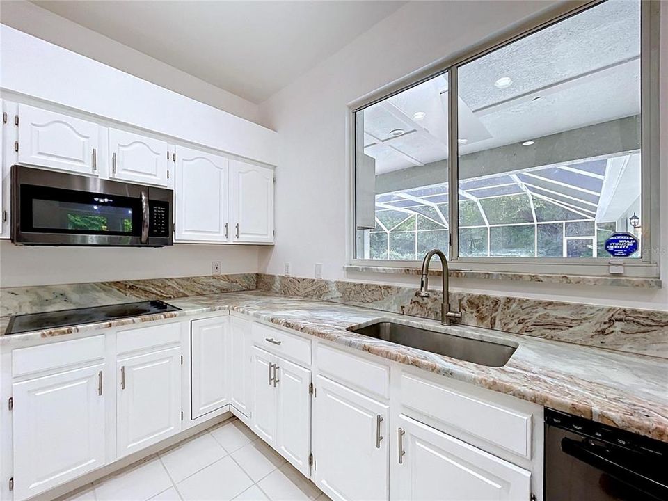 En Venta: $599,000 (4 camas, 3 baños, 3375 Pies cuadrados)
