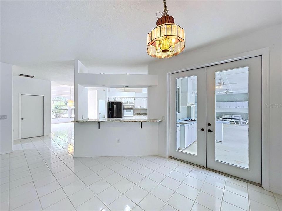 En Venta: $599,000 (4 camas, 3 baños, 3375 Pies cuadrados)