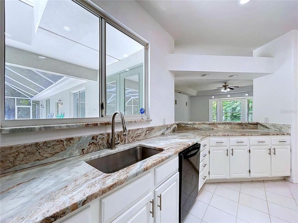 En Venta: $599,000 (4 camas, 3 baños, 3375 Pies cuadrados)