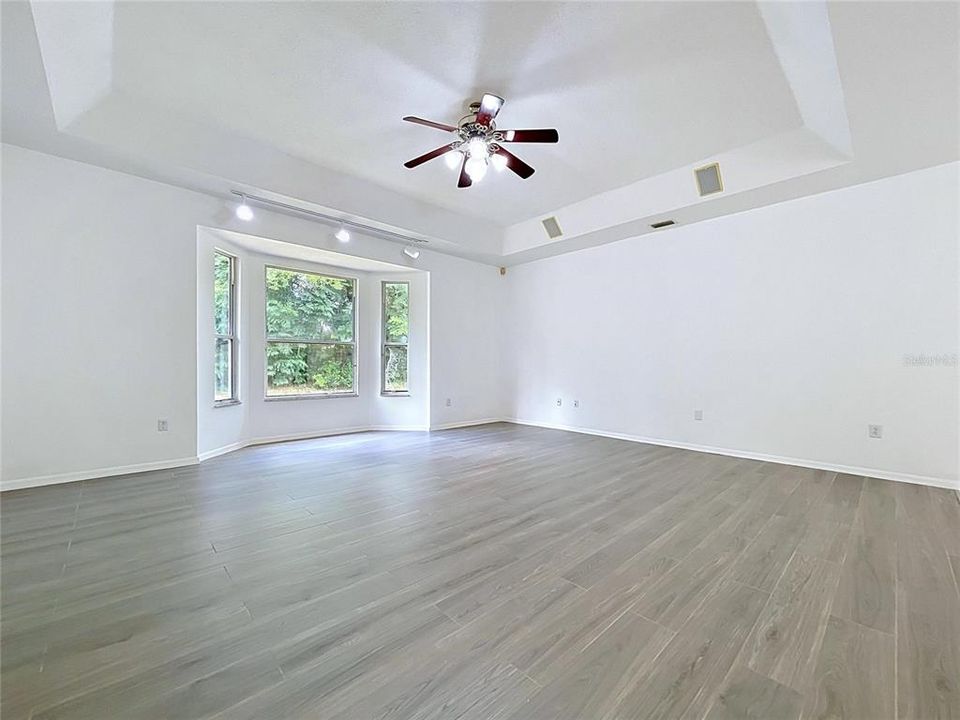 En Venta: $599,000 (4 camas, 3 baños, 3375 Pies cuadrados)