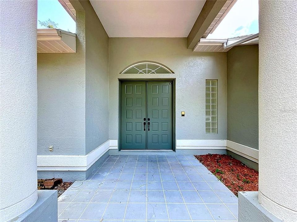 En Venta: $599,000 (4 camas, 3 baños, 3375 Pies cuadrados)
