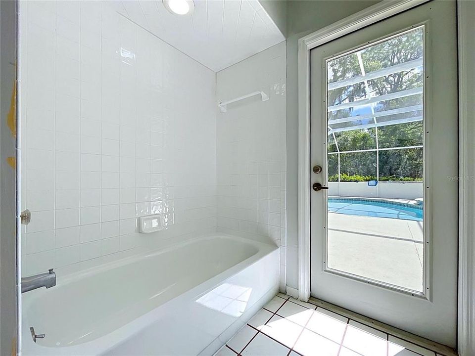 En Venta: $599,000 (4 camas, 3 baños, 3375 Pies cuadrados)
