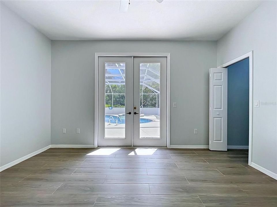 En Venta: $599,000 (4 camas, 3 baños, 3375 Pies cuadrados)