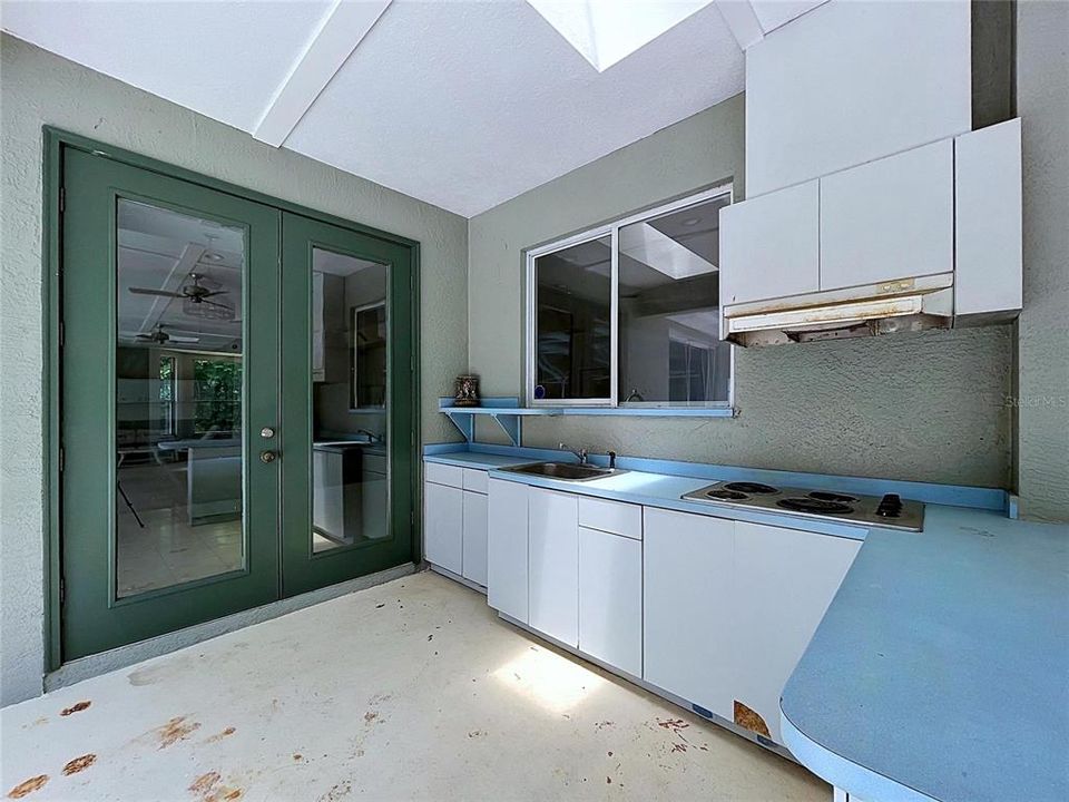En Venta: $599,000 (4 camas, 3 baños, 3375 Pies cuadrados)