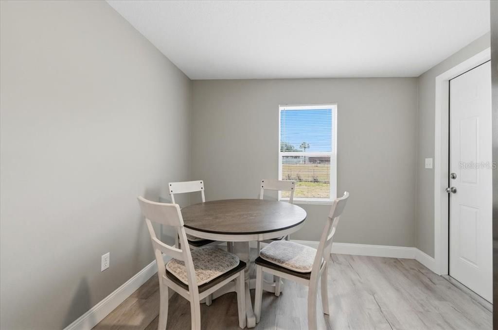 For Sale: $209,000 (3 beds, 2 baths, 996 Square Feet)
