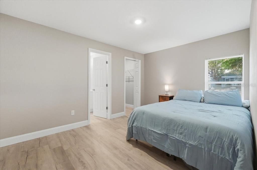 For Sale: $209,000 (3 beds, 2 baths, 996 Square Feet)