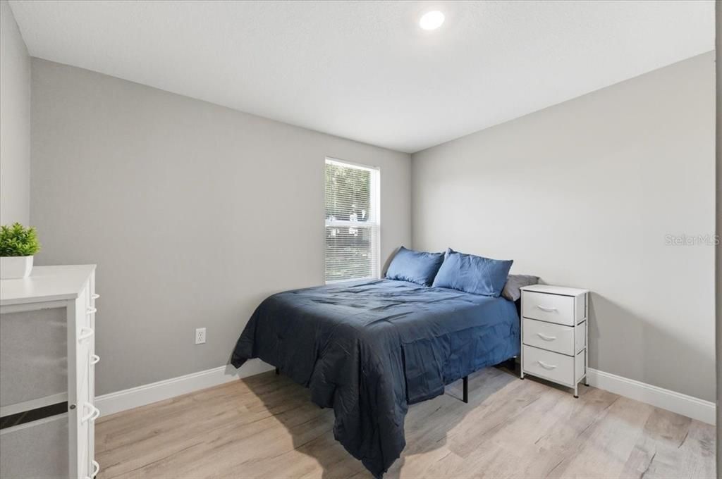 For Sale: $209,000 (3 beds, 2 baths, 996 Square Feet)