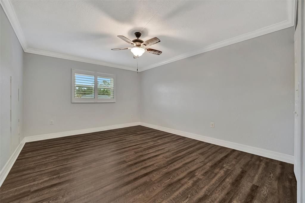 For Sale: $160,000 (1 beds, 1 baths, 679 Square Feet)